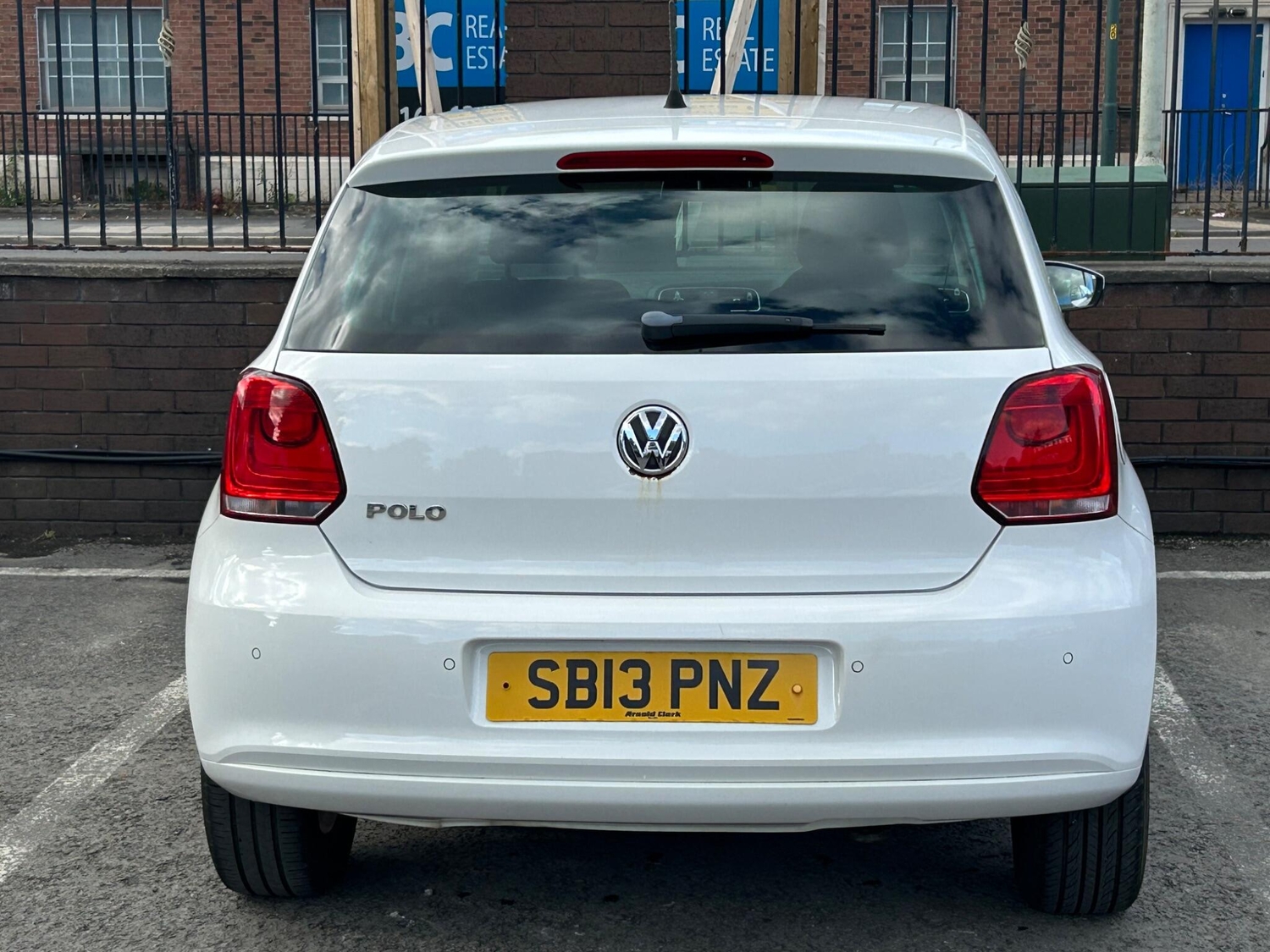Volkswagen Polo 2013 - Cars