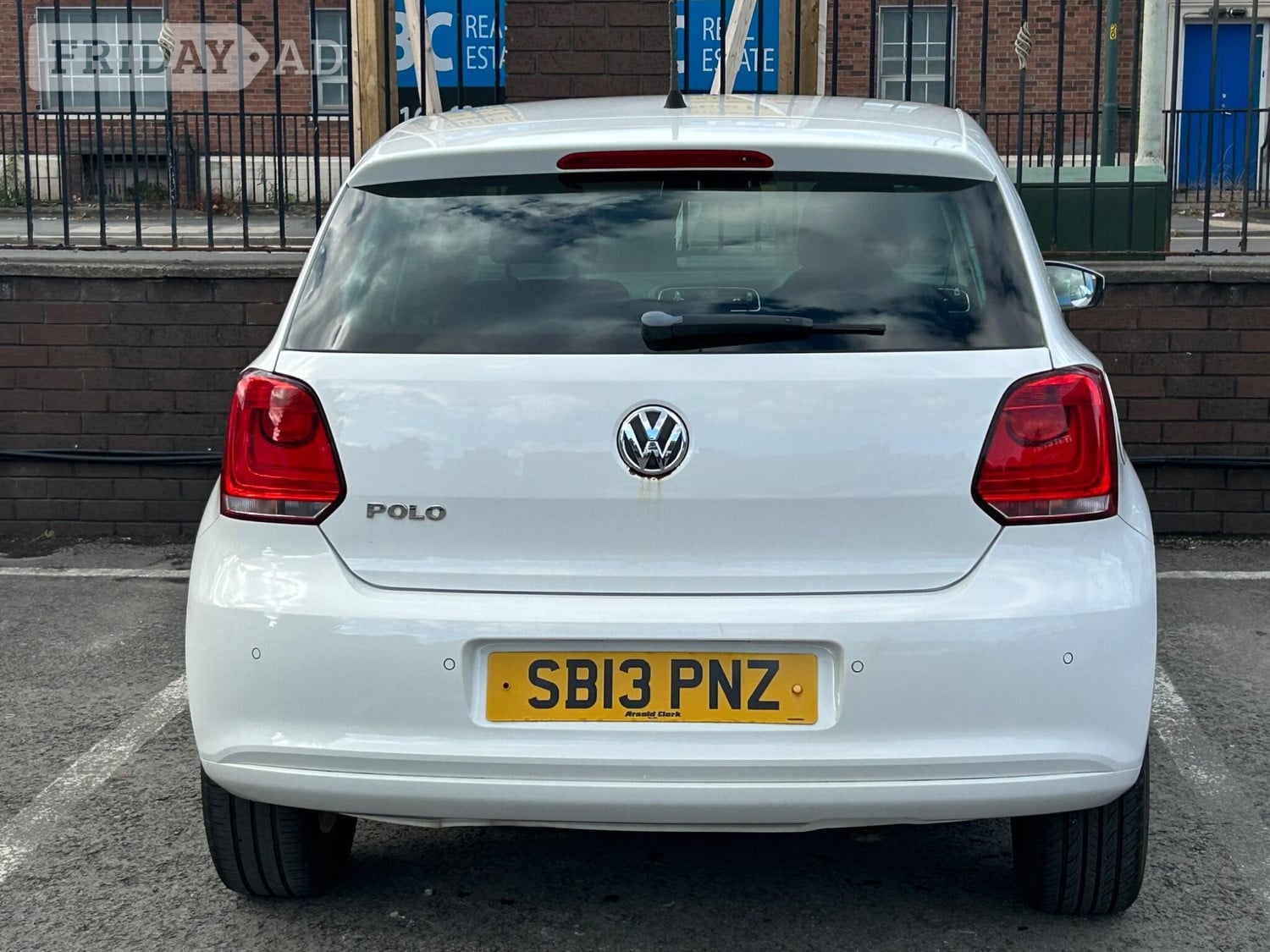 Volkswagen Polo 2013 - Cars