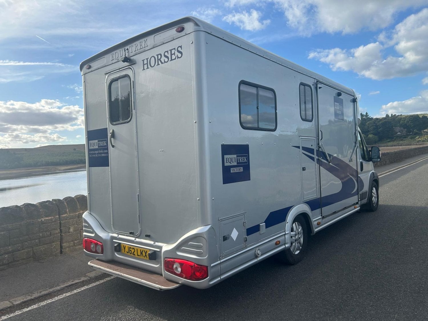 Equi-Trek Victory 4500kg  Peugeot Horsebox - Trailers & Horseboxes