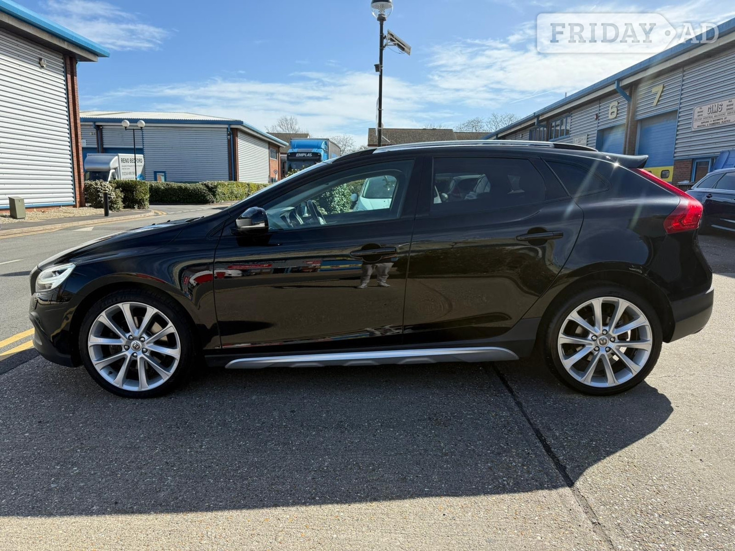 [ berth ]Volvo V40