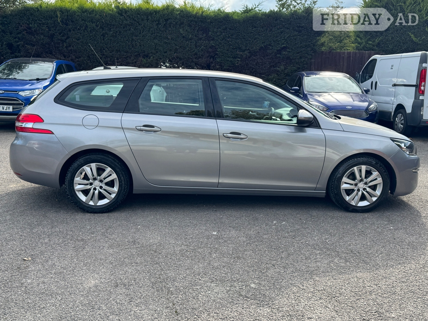 Peugeot 308 SW Slough