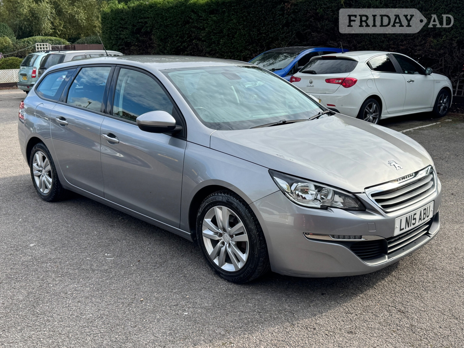 Peugeot 308 SW 2015 in Slough