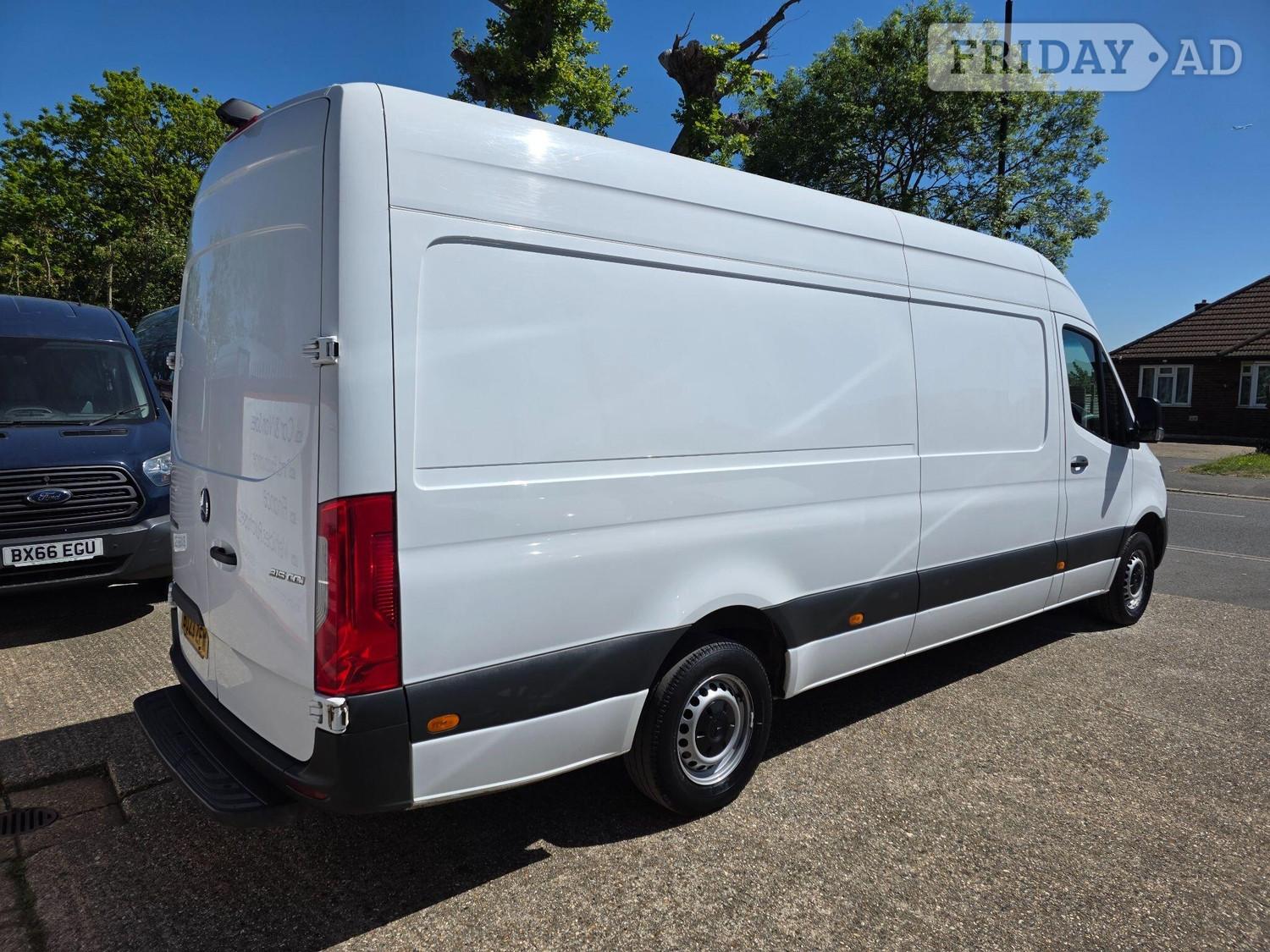 [ berth ]Mercedes-Benz Sprinter