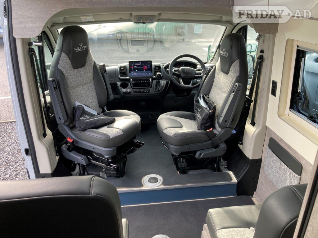 [4 berth ]Wildax Solaris XL