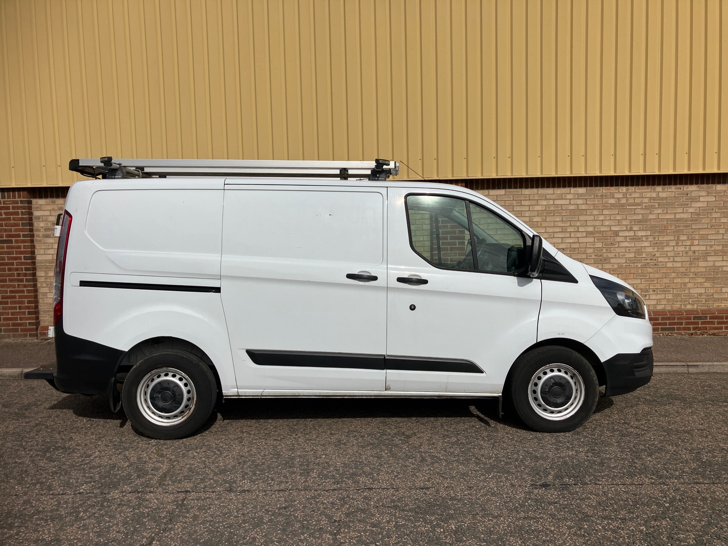 Ford Transit Custom 2018 - Vans & Commercial Vehicles in Ashbourne