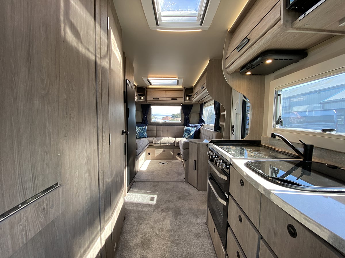 [2 berth ]Auto-Sleepers Broadway Broadway EL LXV