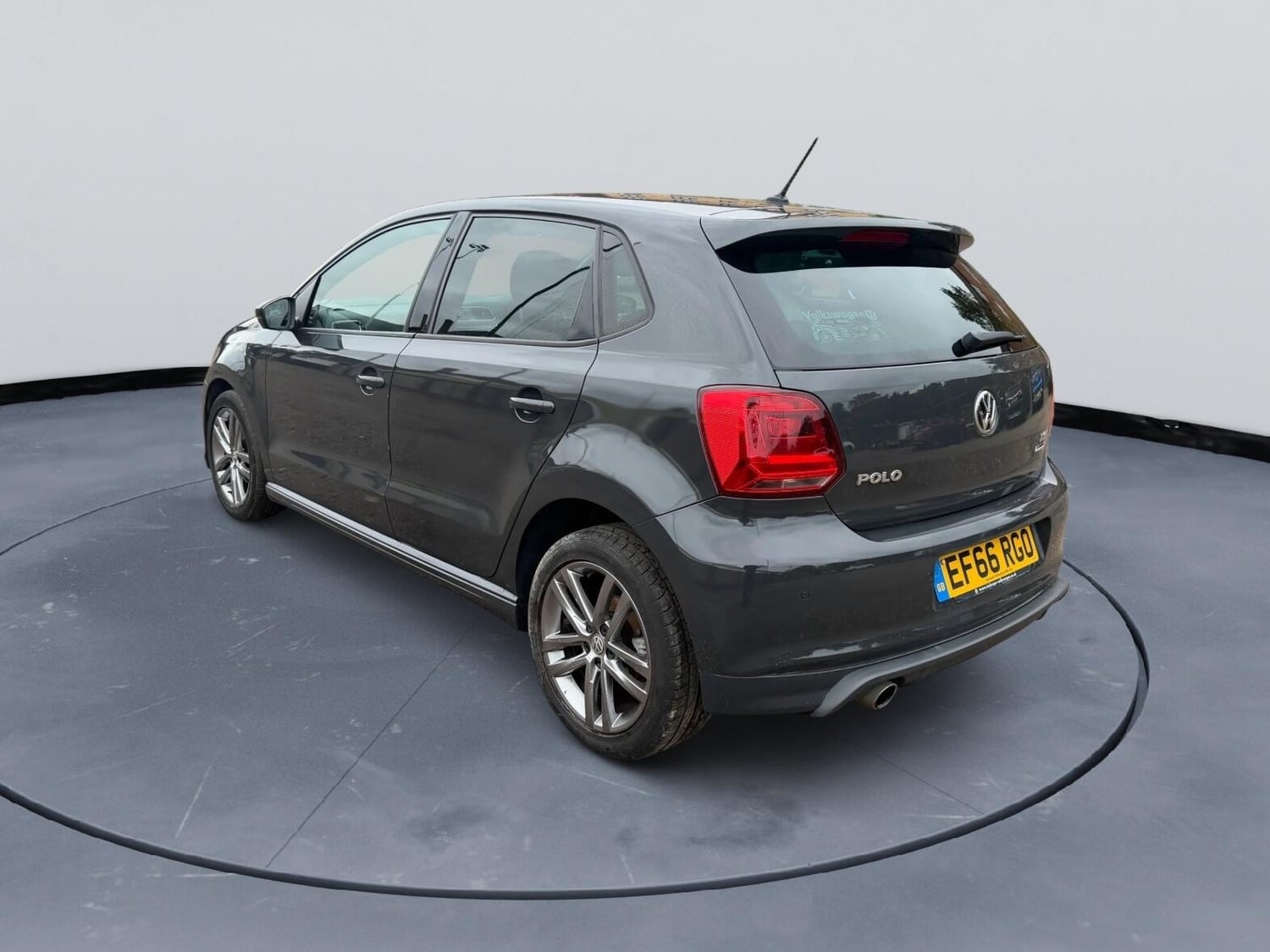 Volkswagen Polo 2016 - Cars in Ealing
