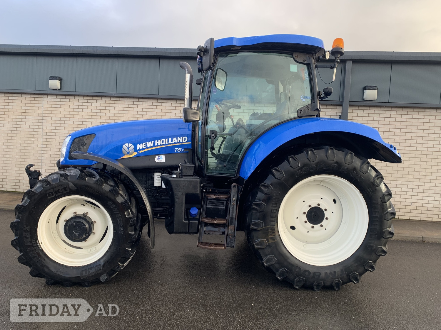 [ berth ]New Holland T6.175