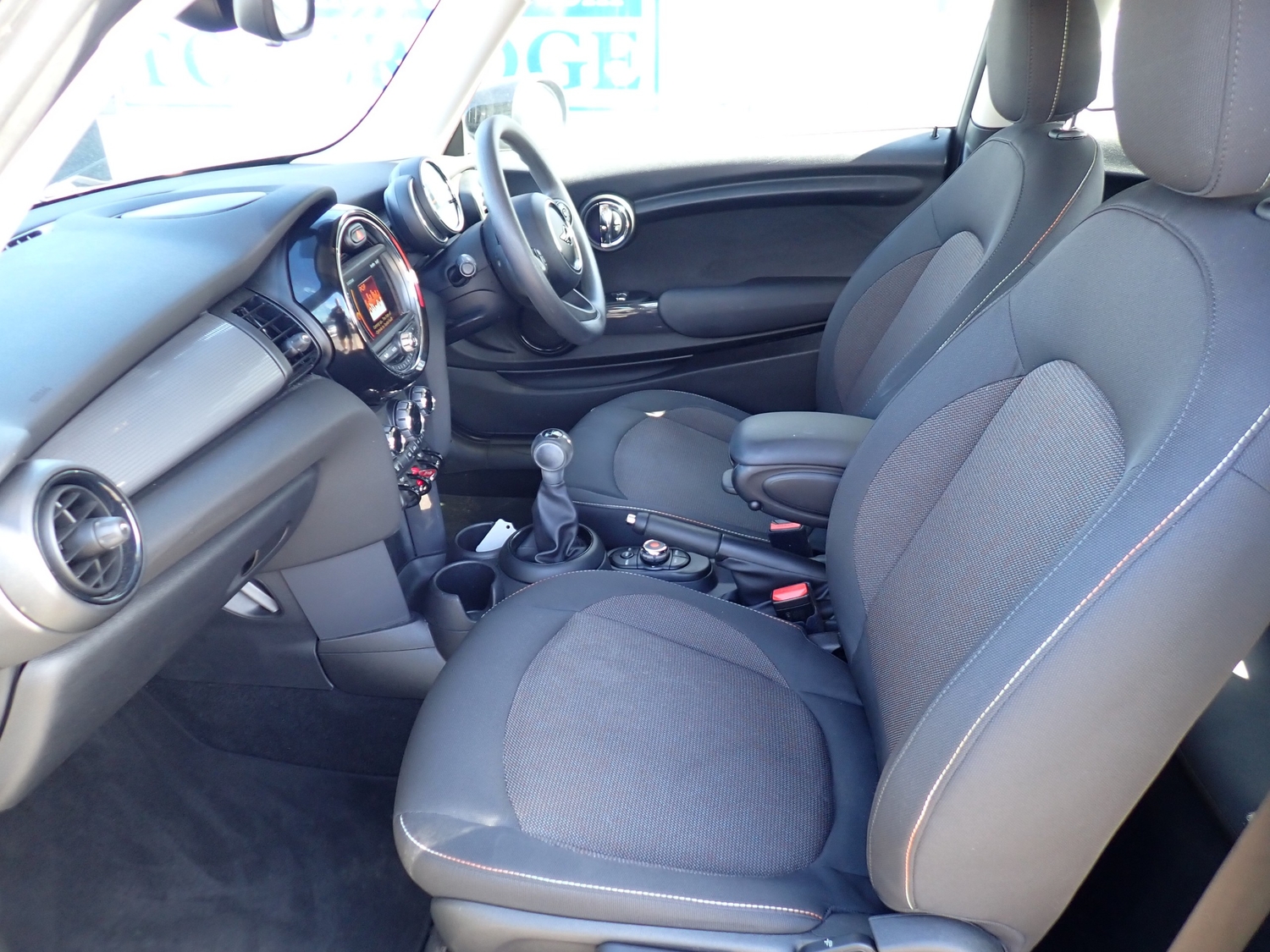 [ berth ]Mini Hatch