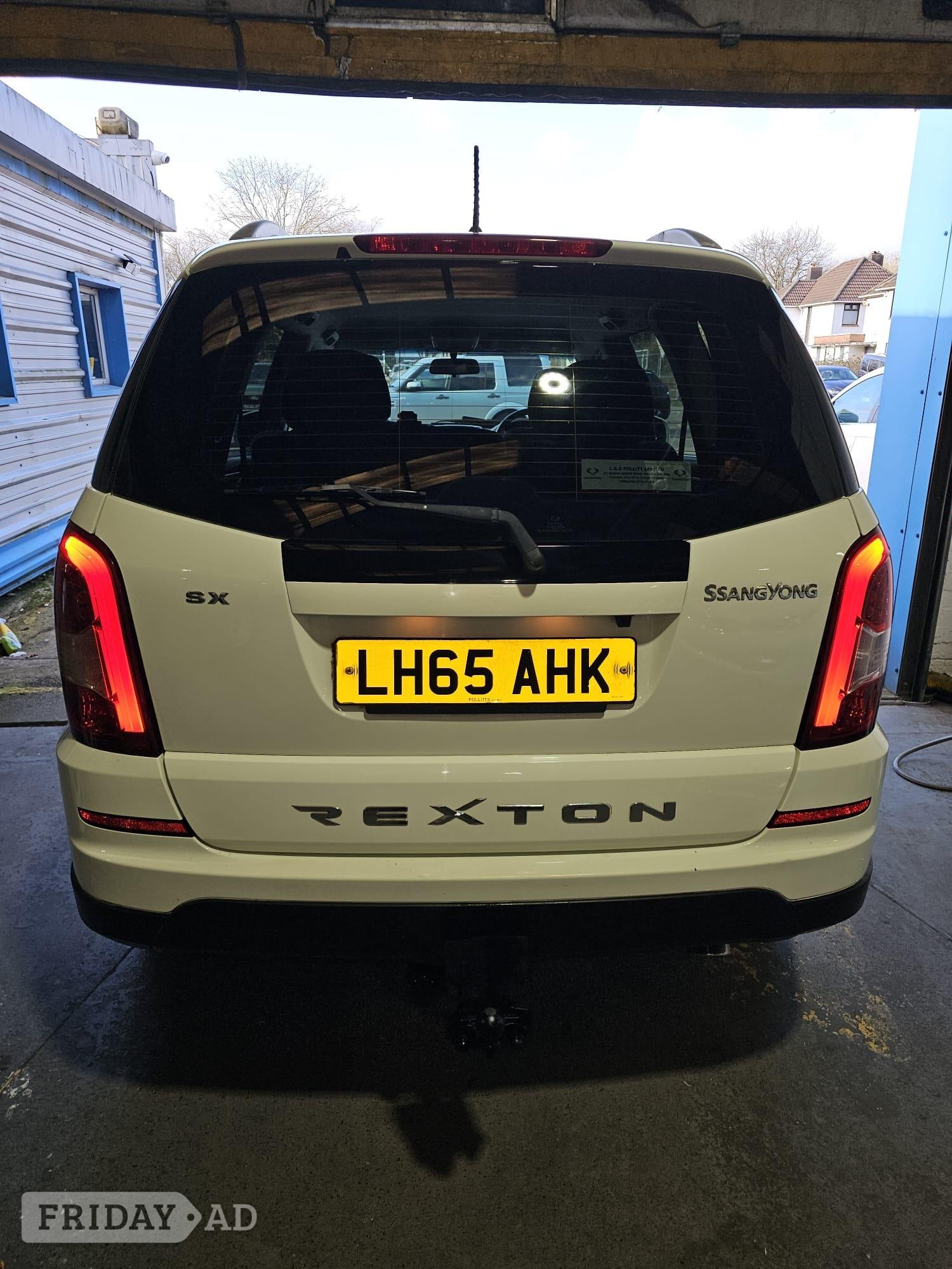 Ssangyong Rexton 2015 - Cars