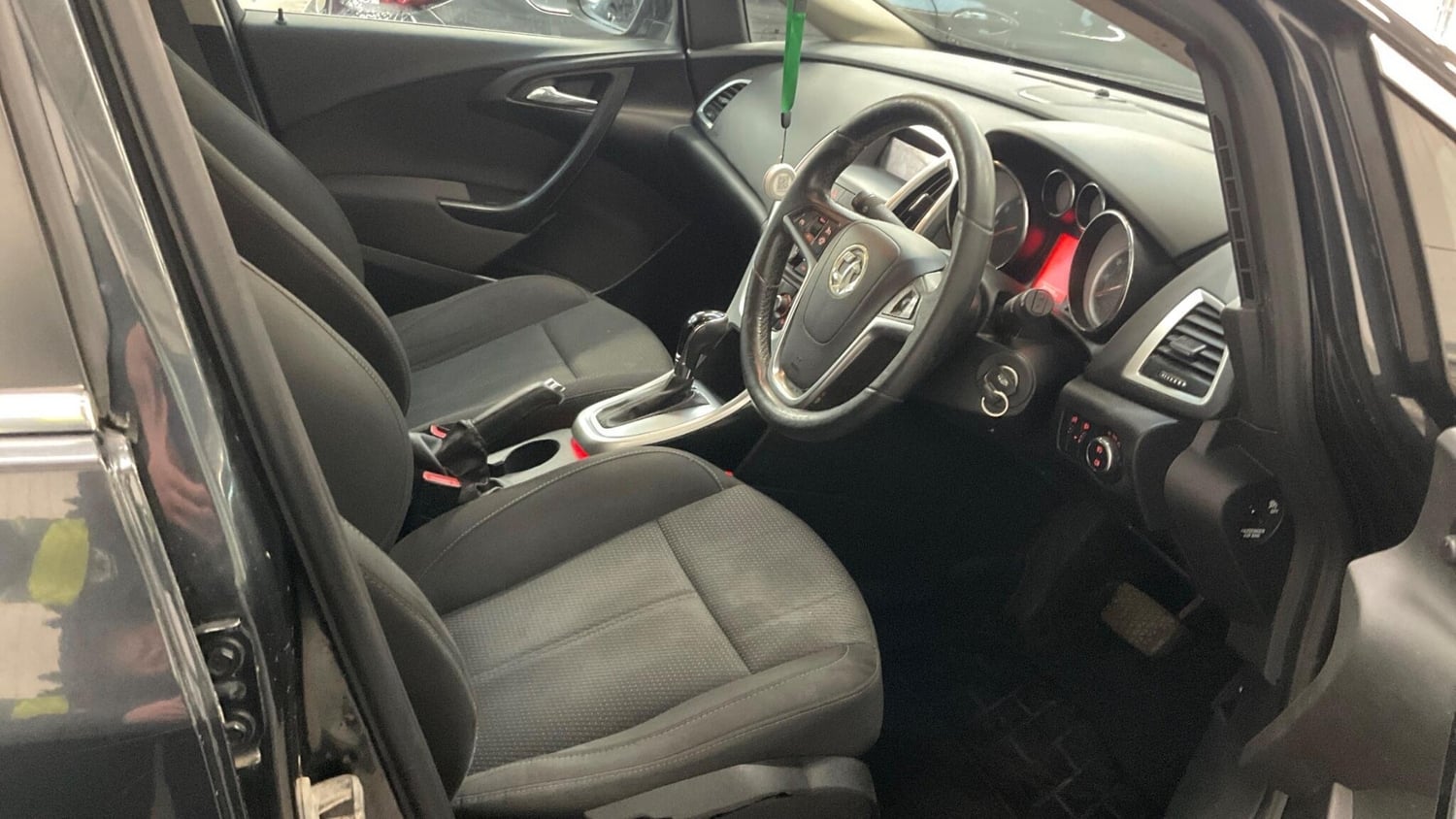 Vauxhall Astra 2015 - Cars in Ealing