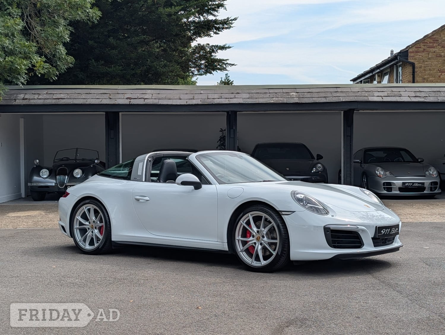 Porsche 911 2018 in Bromley