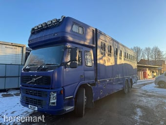 Oakley Supreme Volvo Horsebox