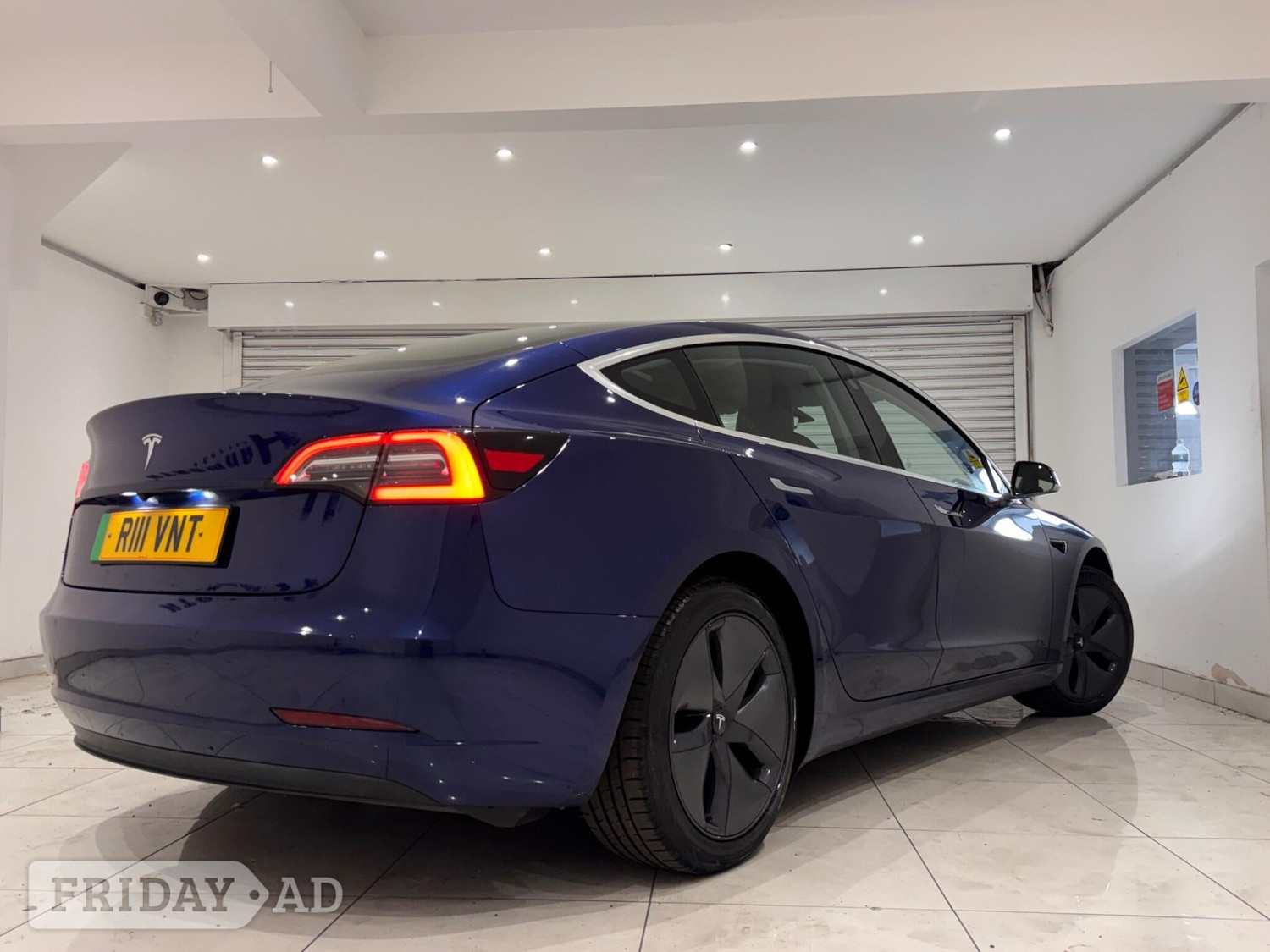 [ berth ]Tesla Model 3