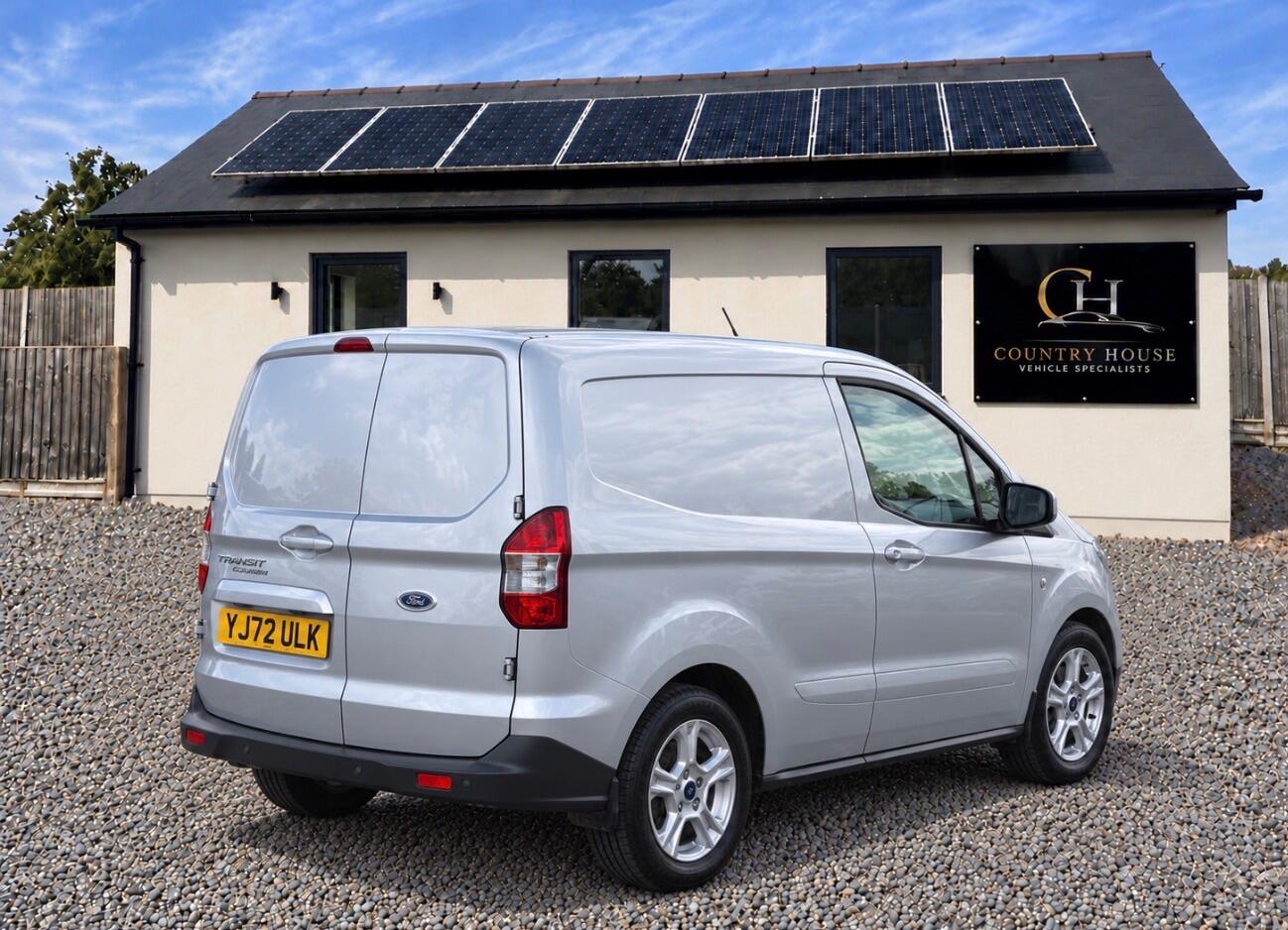 [ berth ]Ford Transit Courier