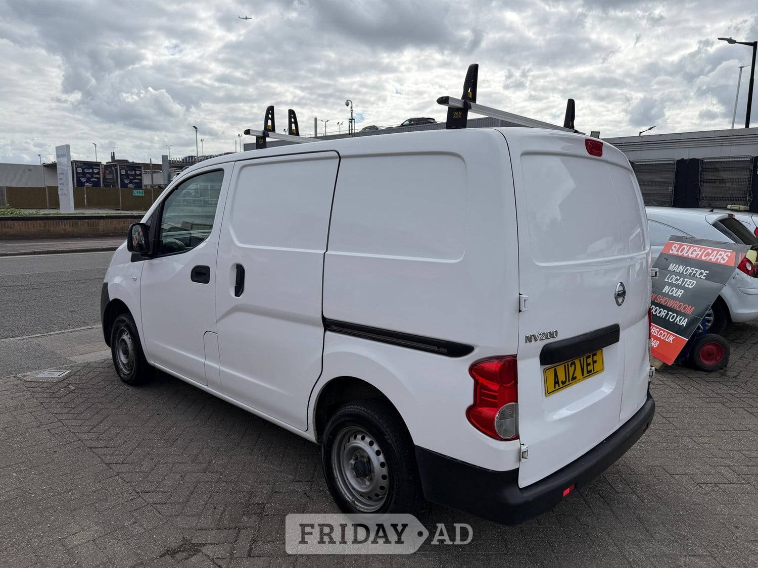 [ berth ]Nissan NV200