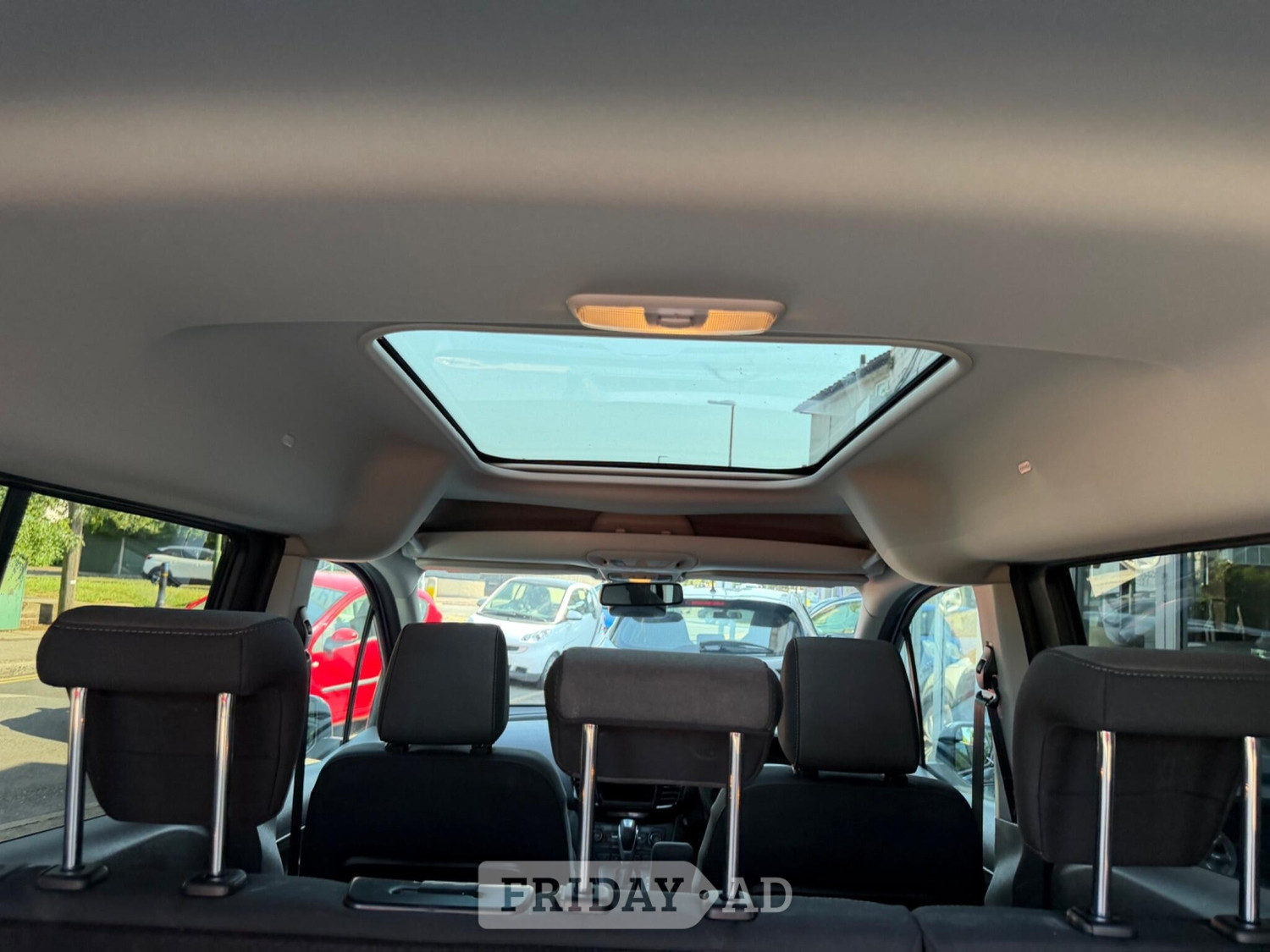 [ berth ]Ford Tourneo Connect
