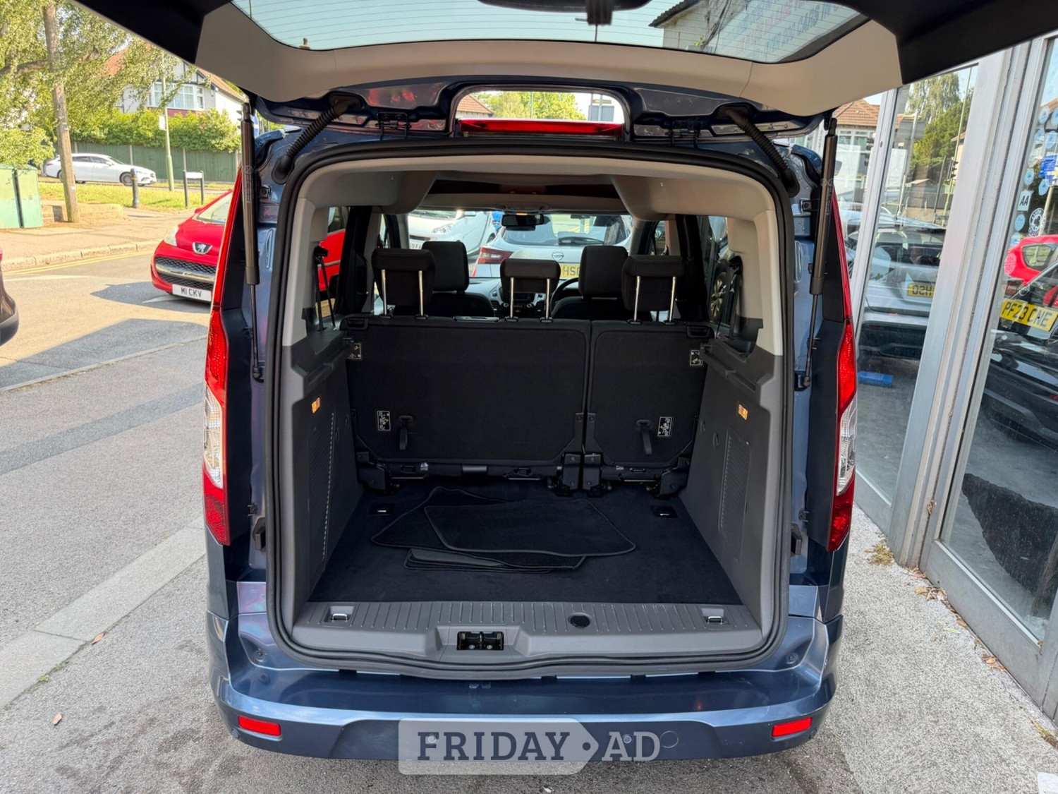 Ford Tourneo Connect 2021 - Cars in Sutton