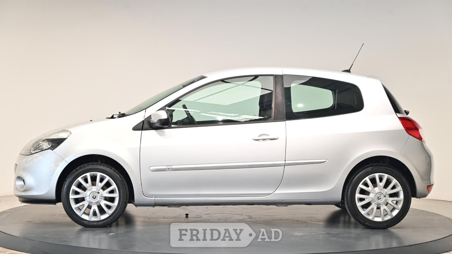 [ berth ]Renault Clio