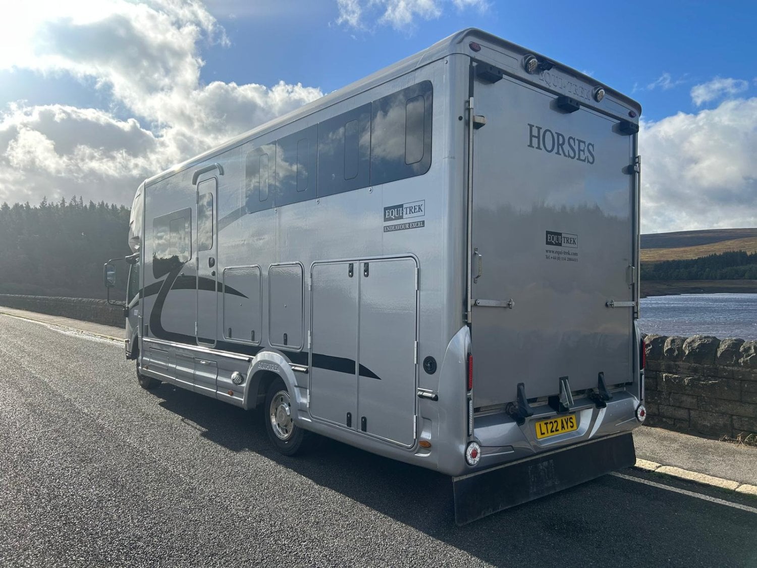 Equi-Trek Endeavour Excel Plus  Isuzu Trucks Horsebox - Trailers & Horseboxes in Sheffield
