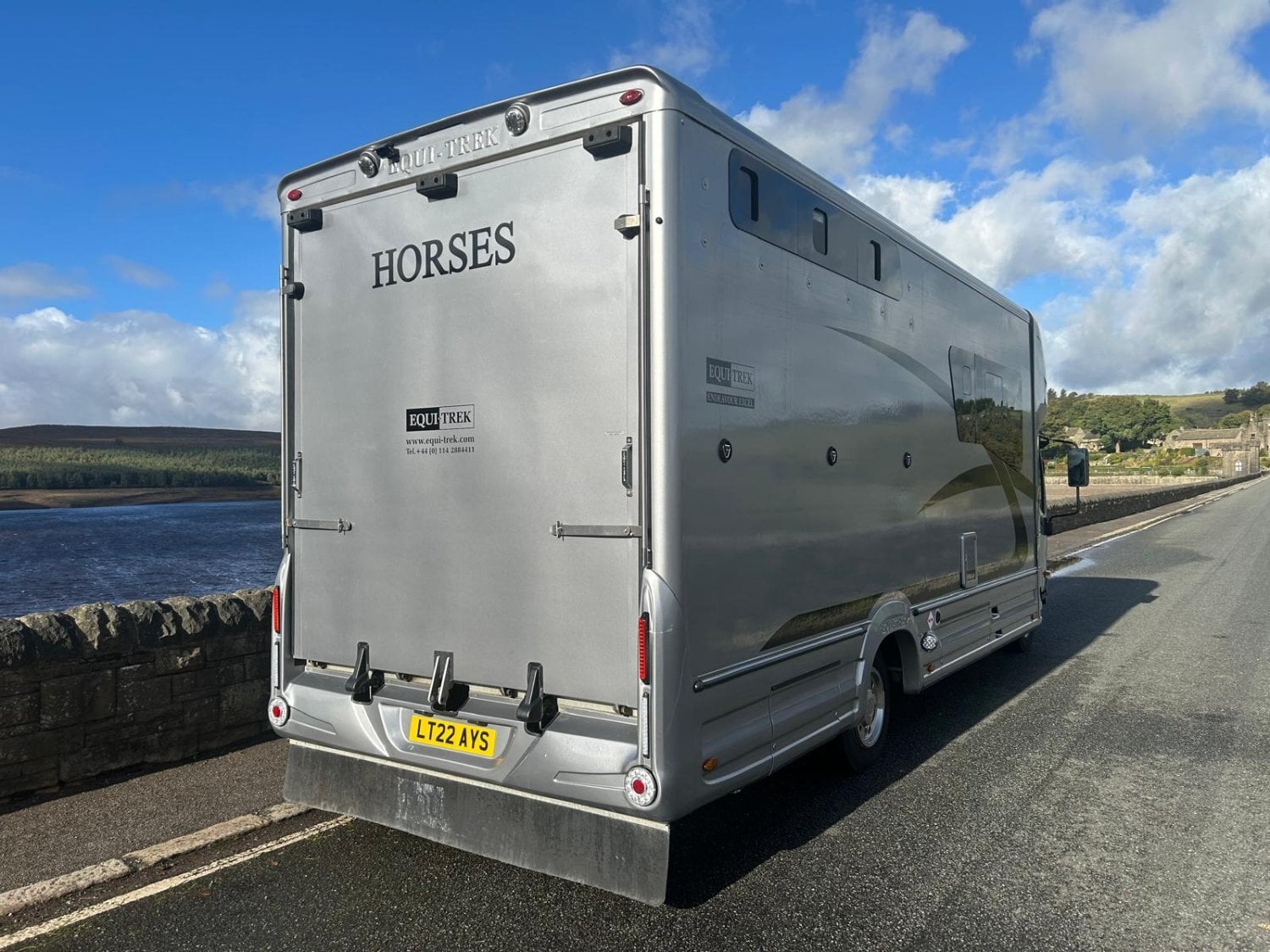 Equi-Trek Endeavour Excel Plus  Isuzu Trucks Horsebox - Trailers & Horseboxes