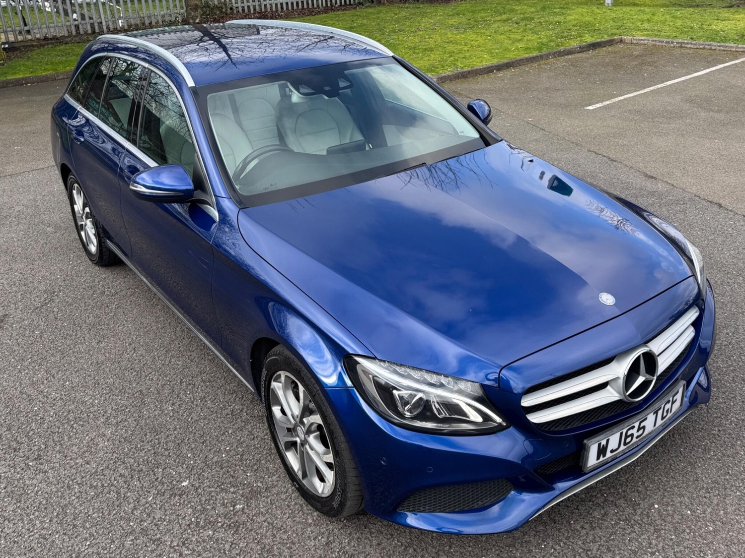 [ berth ]Mercedes-Benz C Class