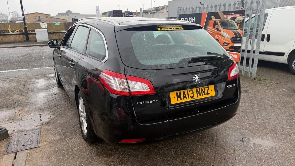[ berth ]Peugeot 508 SW