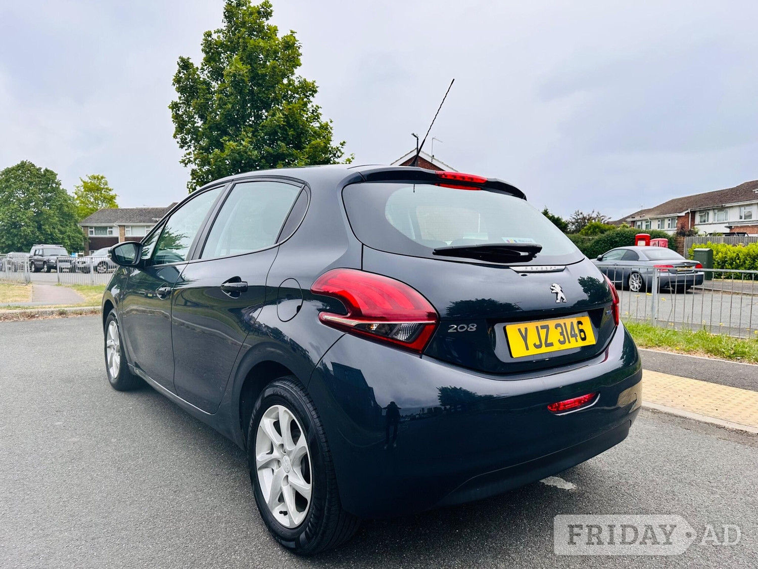 Peugeot 208 2016 - Cars in Eton Wick, Windsor