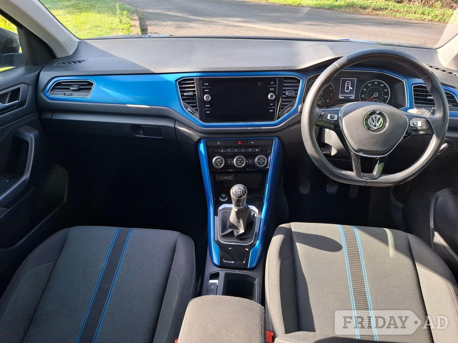 Volkswagen T-Roc 2019 - Cars in Ashford