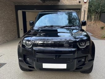 Land Rover Defender 90 2025