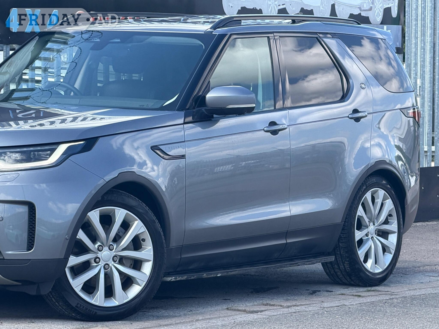 [ berth ]Land Rover Discovery