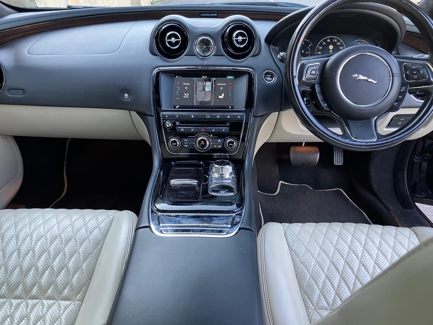 [ berth ]Jaguar XJ