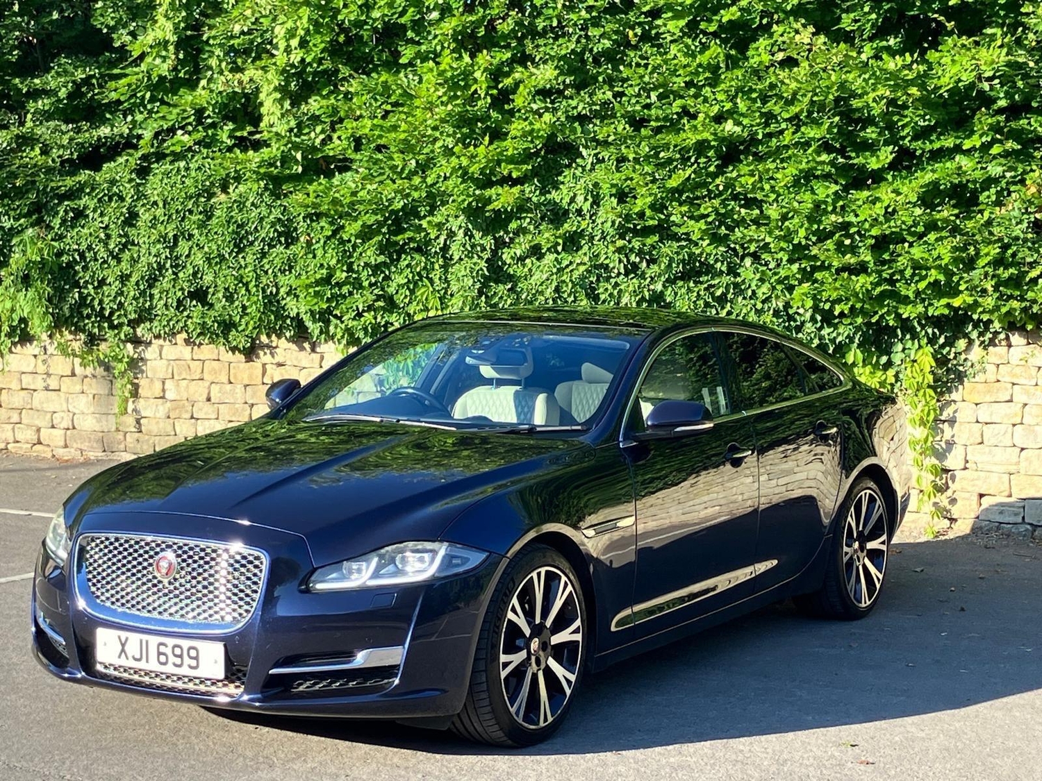 Jaguar XJ 2018 - Cars in Wantage