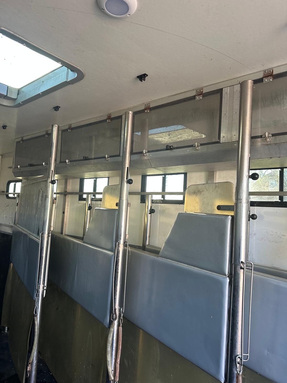 SCANIA  Scania Horsebox - Trailers & Horseboxes