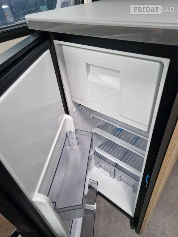 Dethleffs Advantage Globetrail  640 ES 2024 for sale - Motorhomes & Caravans in Highbridge