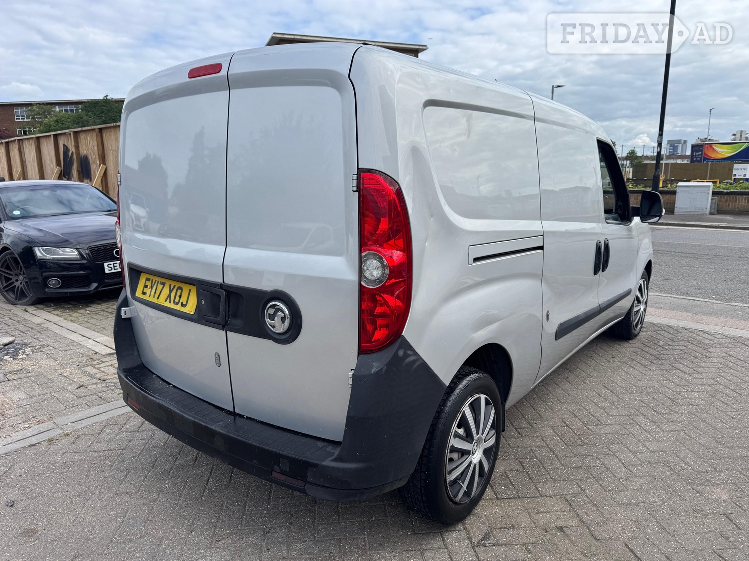 Vauxhall Combo 2017 - Vans & Commercial Vehicles in Slough