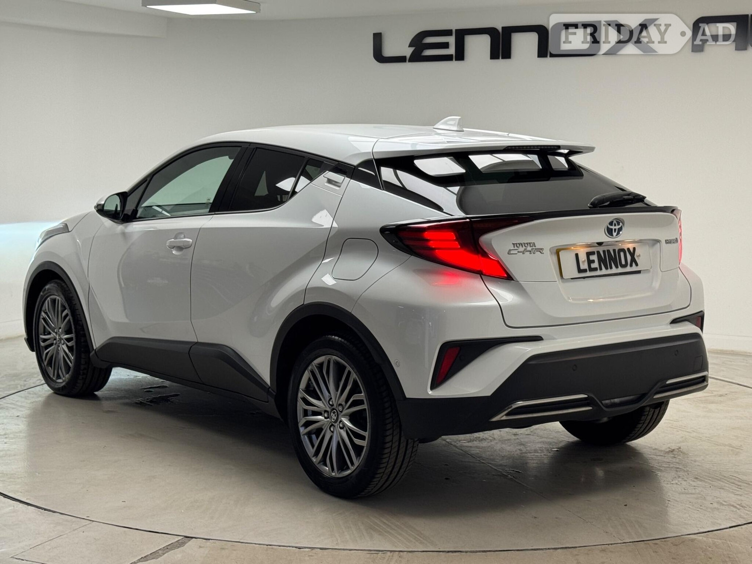 Toyota C-HR 2023 - Cars in Brent