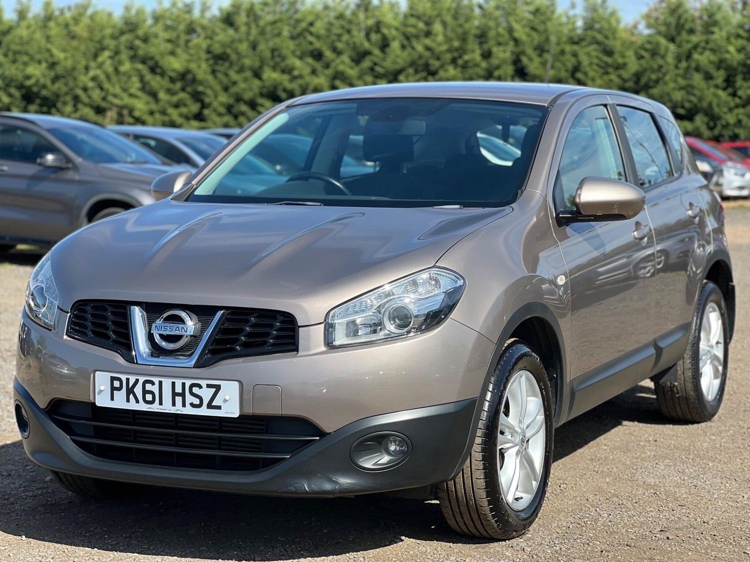 Nissan Qashqai 2011 - Cars