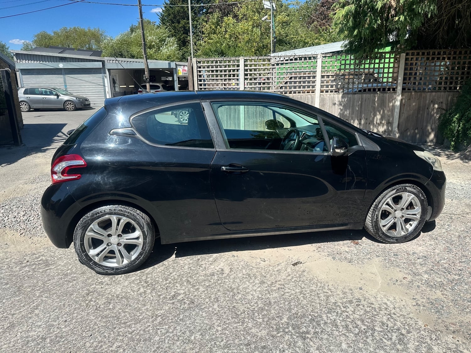 Peugeot 208 2013 - Cars