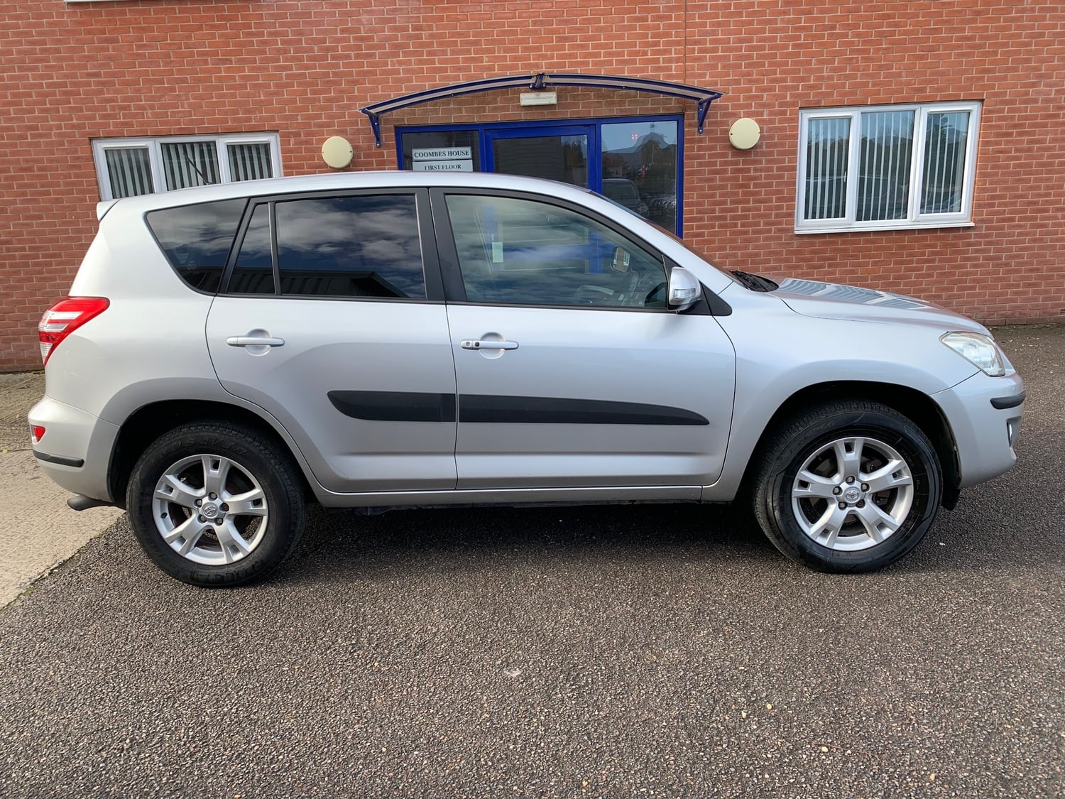 [ berth ]Toyota RAV4