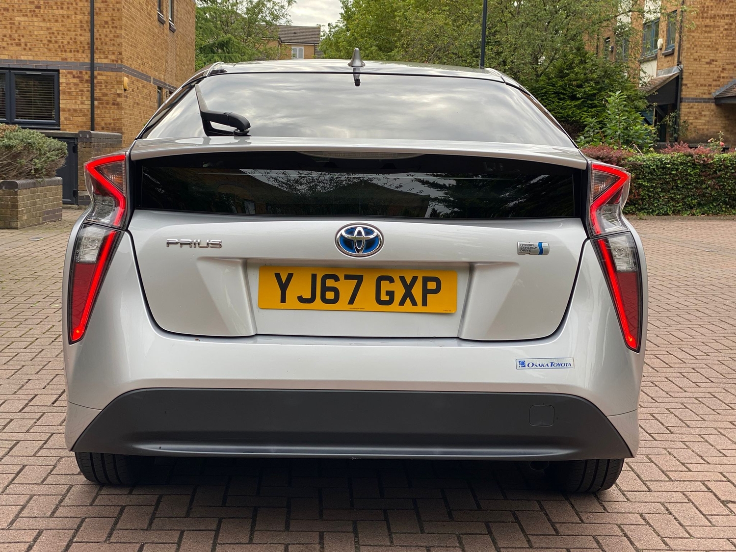 Toyota Prius 2017 - Cars