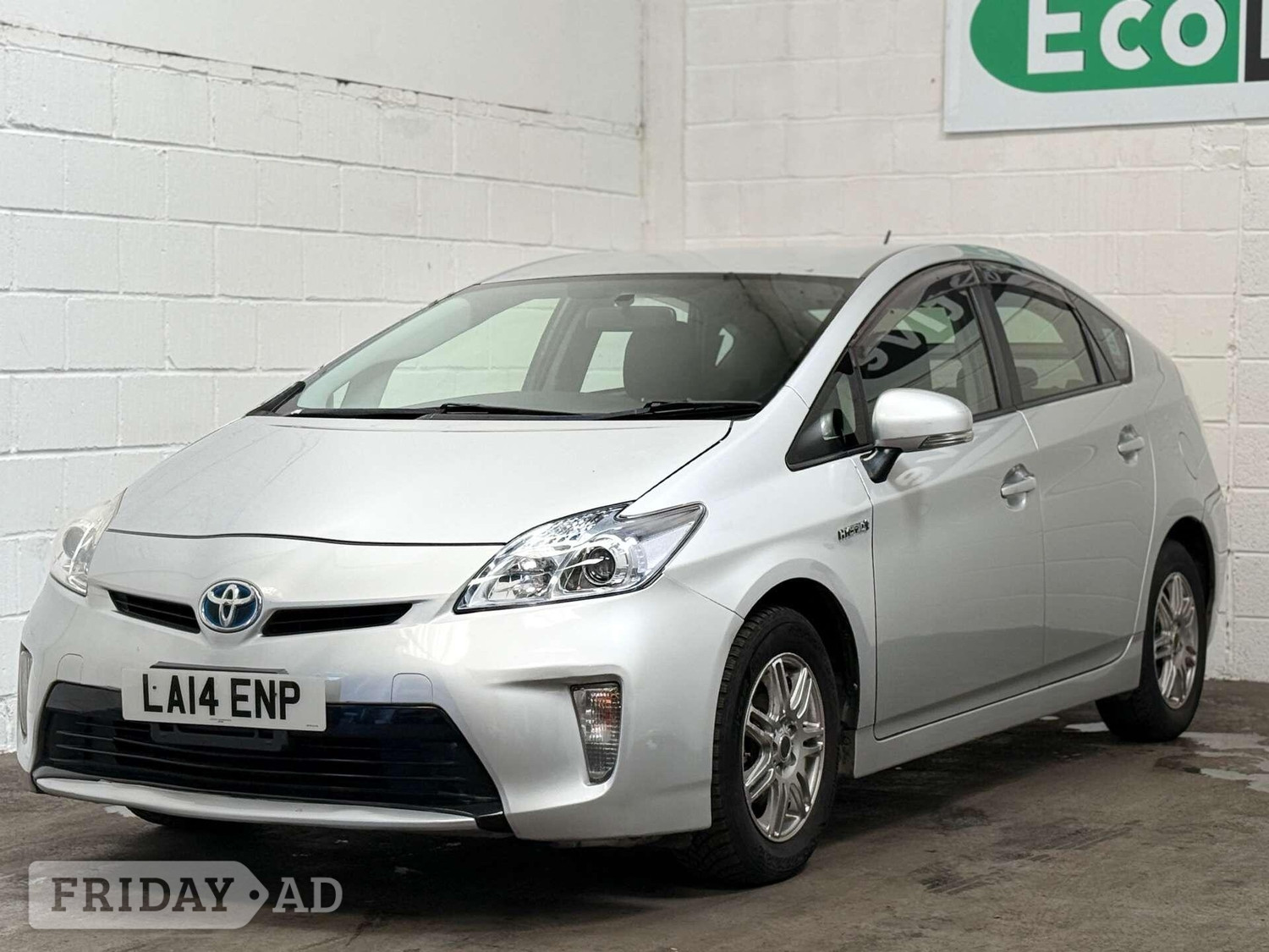 Toyota Prius 2014 - Cars in Uxbridge