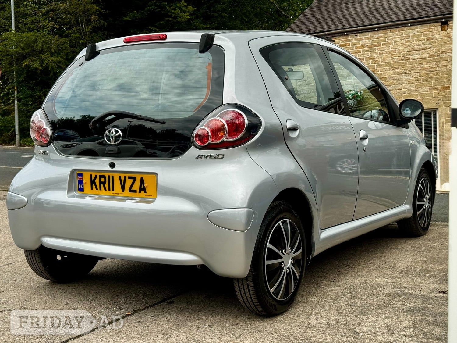 Toyota Aygo 2011 - Cars