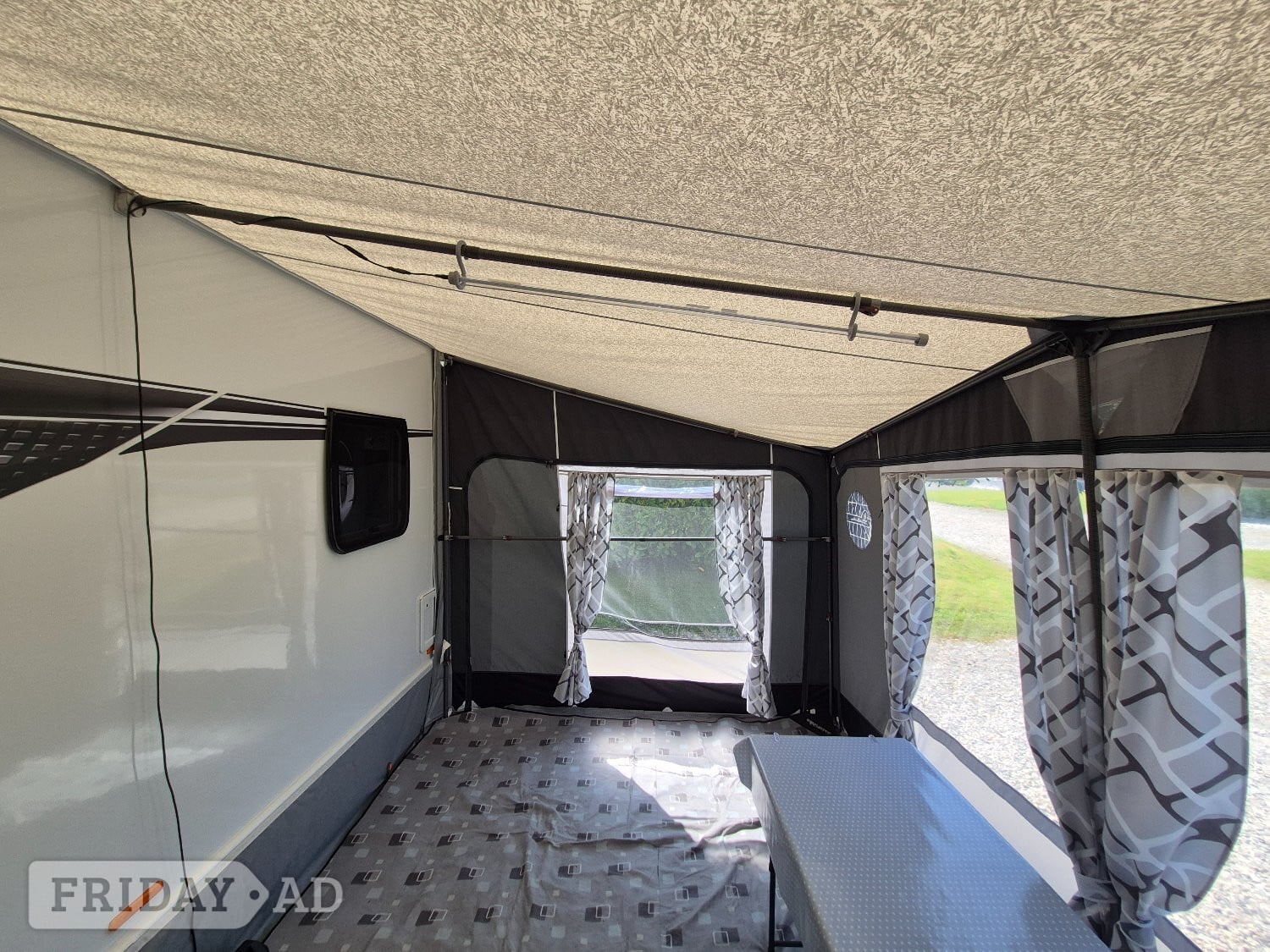 Isabella Awning – Magnum 400 x 250 with Carbon X Fibreglas Frame - 