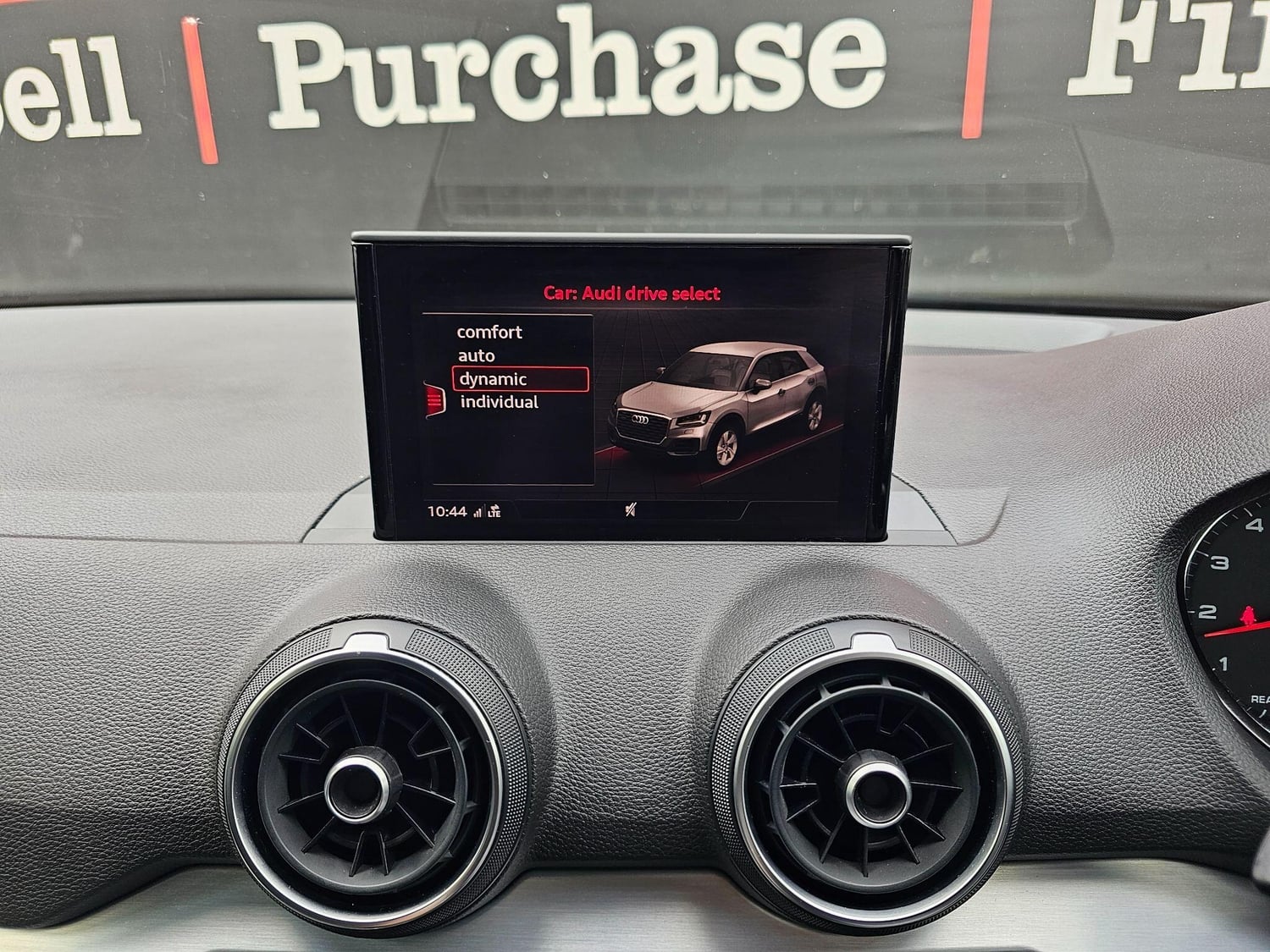[ berth ]Audi Q2