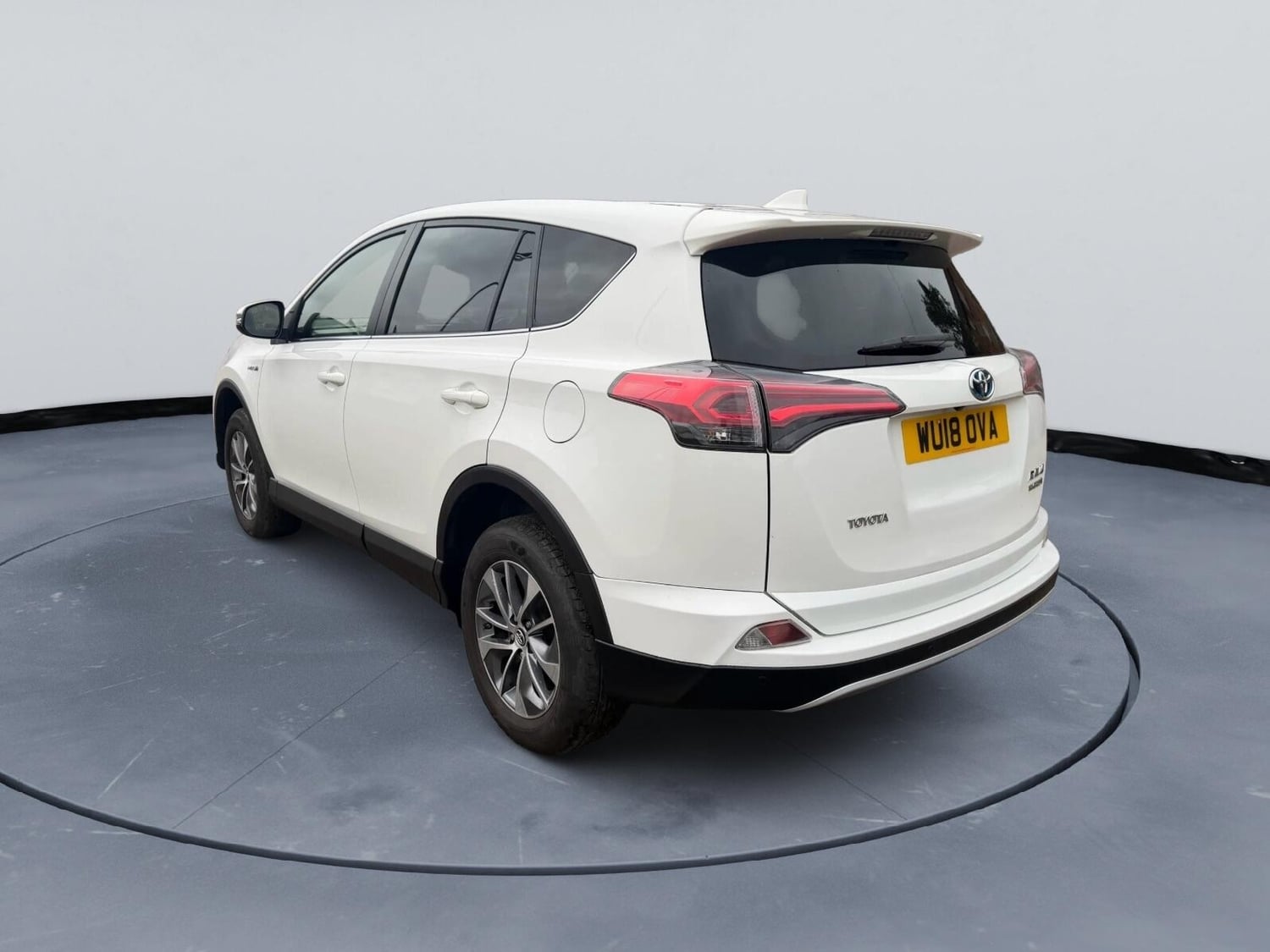 Toyota RAV4 2018 - Cars in Ealing