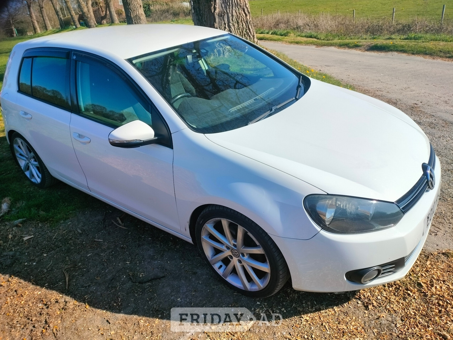 Volkswagen Golf 2010 - Cars