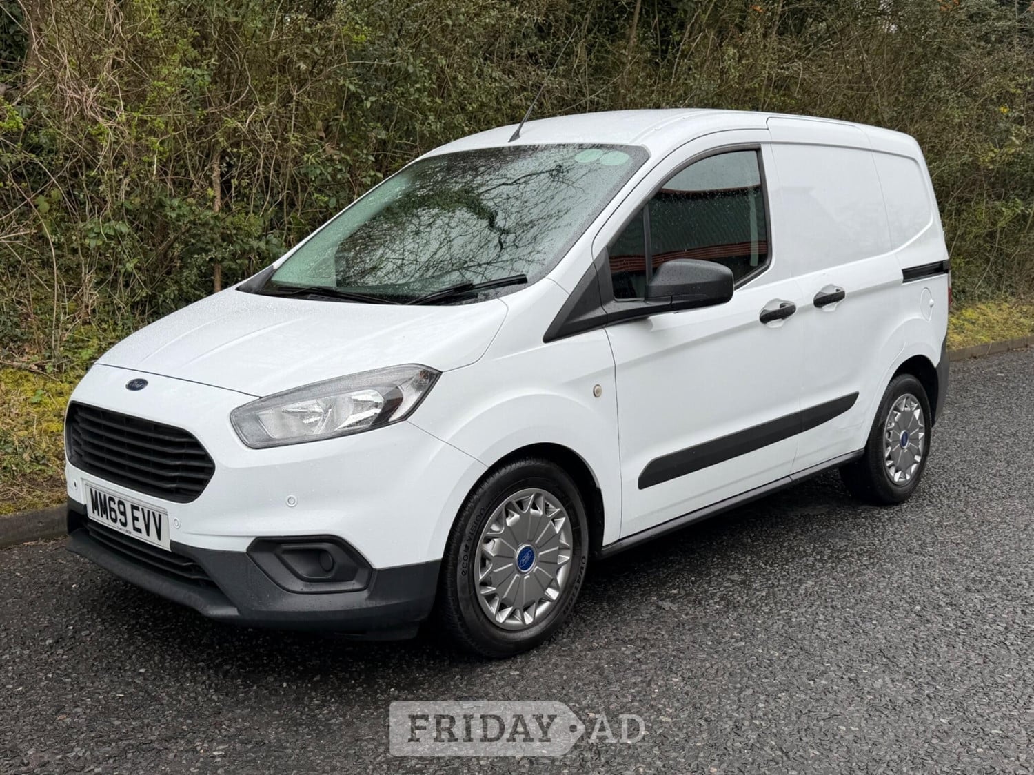 [ berth ]Ford Transit Courier