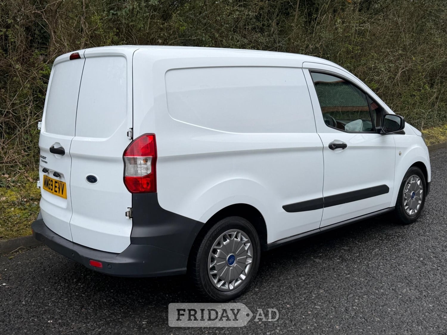 Ford Transit Courier 2020 - Vans & Commercial Vehicles in Mansfield