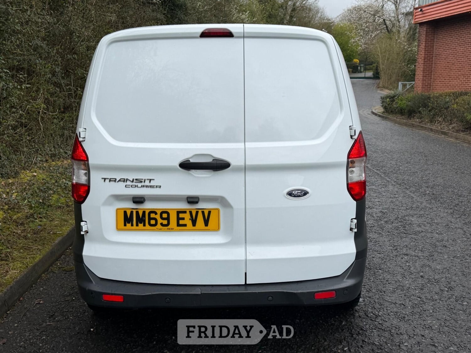 Ford Transit Courier 2020 - Vans & Commercial Vehicles